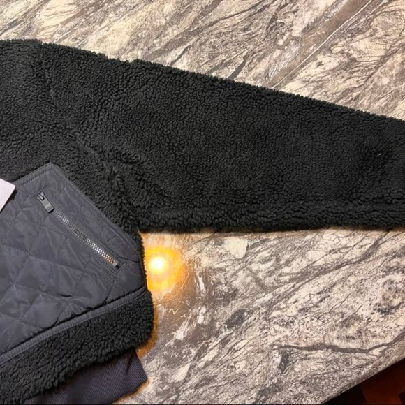 Alo Yoga Women's Black Sherpa Edge Bomber Jacket - Picture 4 of 8